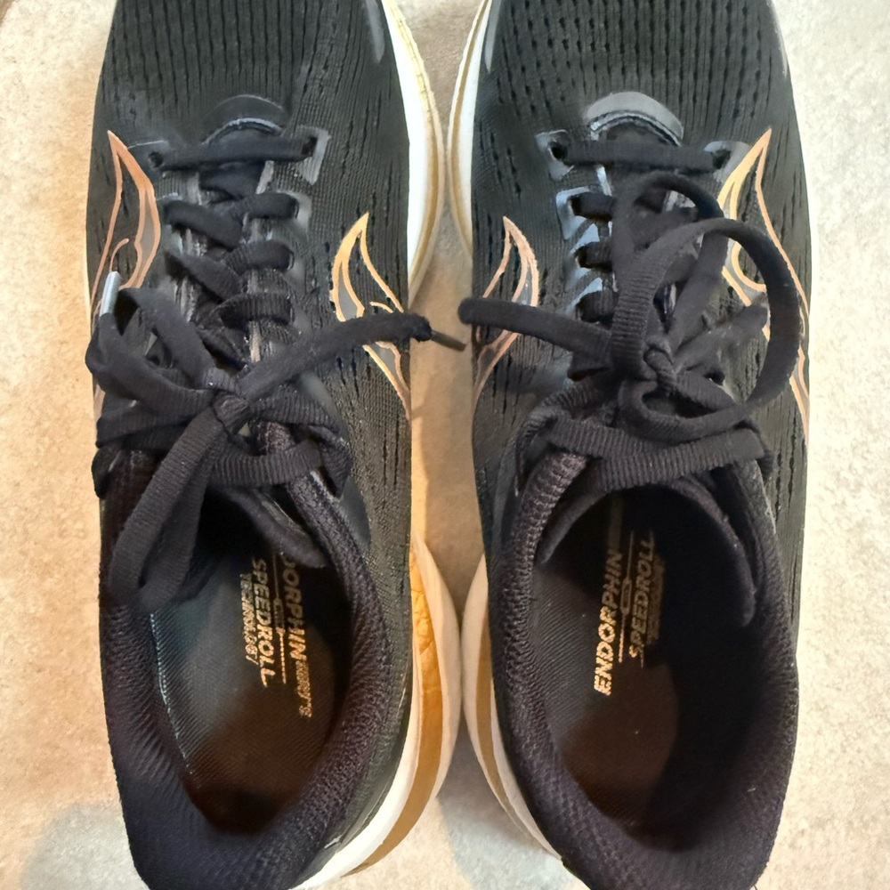 Saucony Endorphin 2- Black and Gold Running Shoes